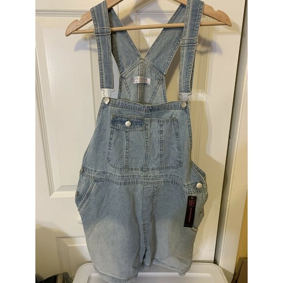 New No Boundaries Bib Overalls Women’s Sz XL 15-17 Shorts Denim NWT - Picture 3 of 6